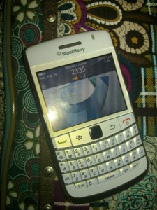 Blackberry Bold 9870 - na dlani