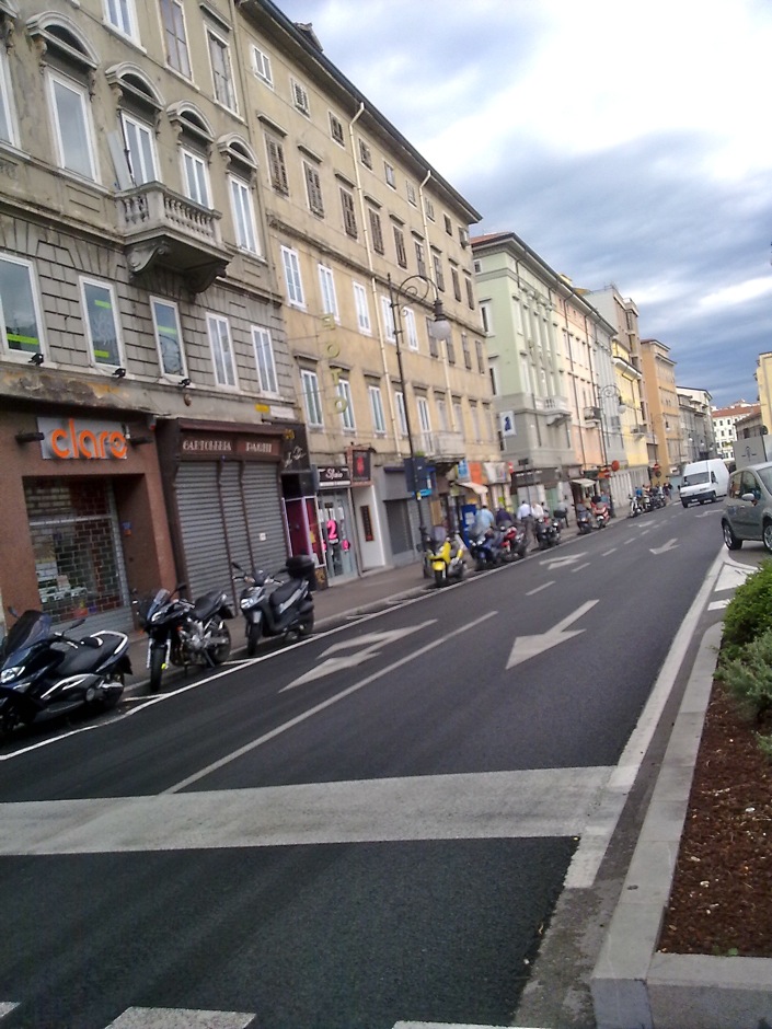 Trst - utrinki oblačnega dne